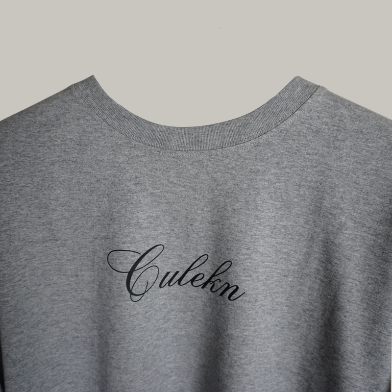 Silver tshirt with culekn