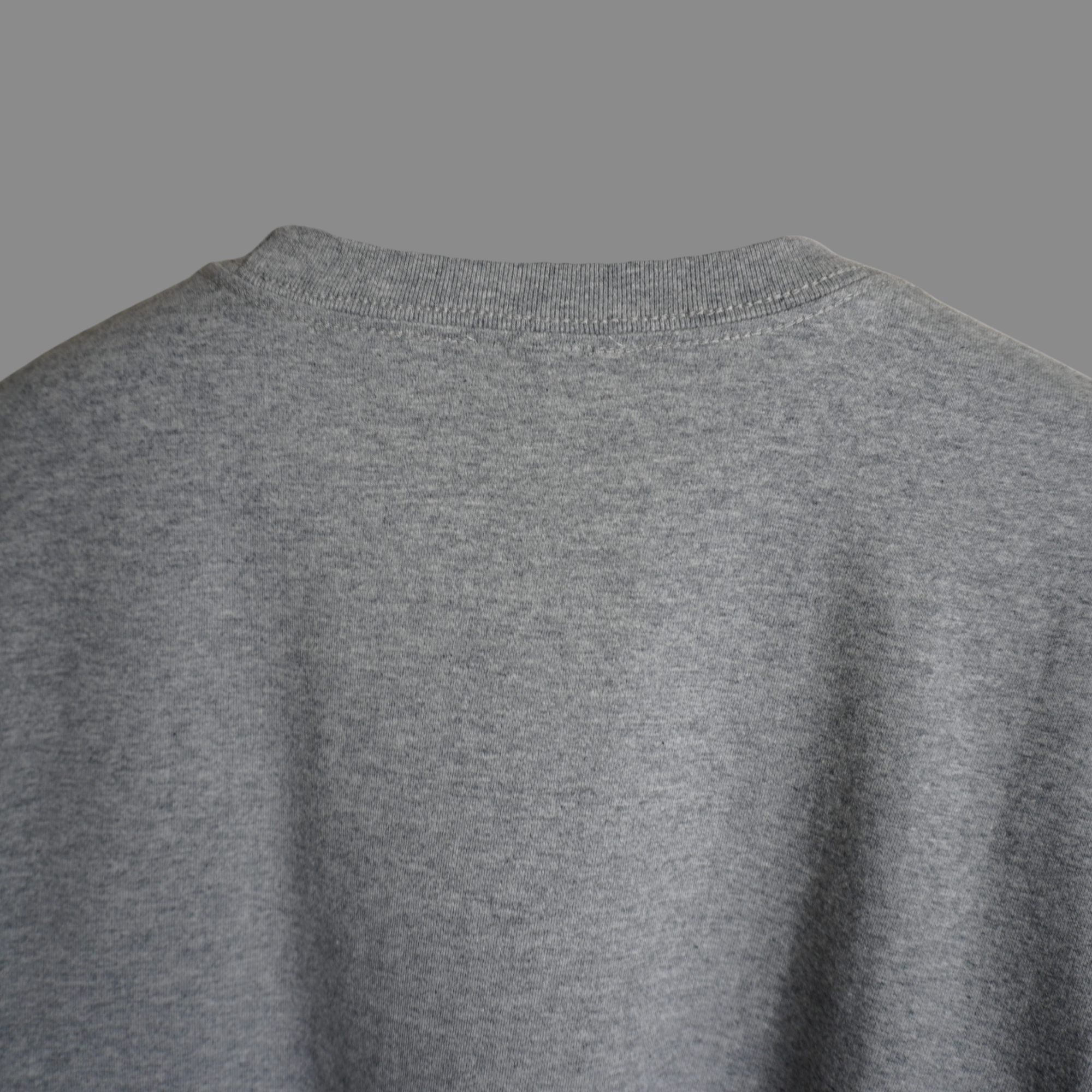 Silver tshirt with culekn

